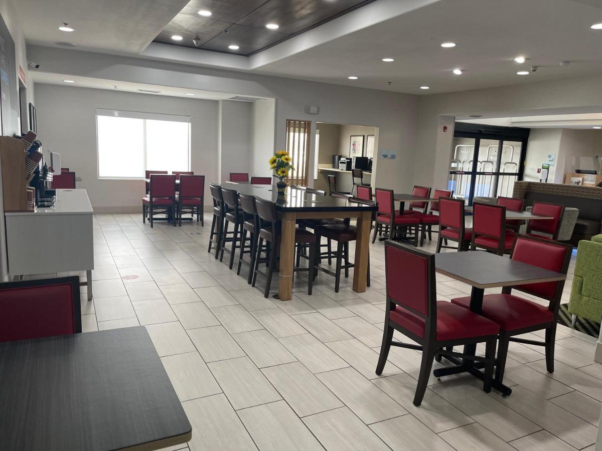 Holiday Inn Express Hotel & Suites Las Vegas By Ihg Экстерьер фото