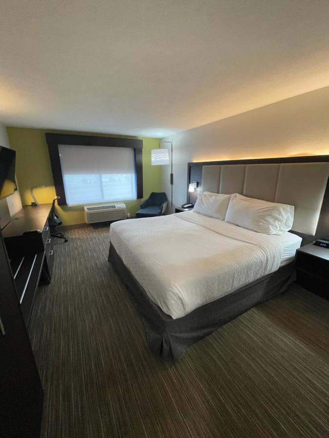 Holiday Inn Express Hotel & Suites Las Vegas By Ihg Экстерьер фото