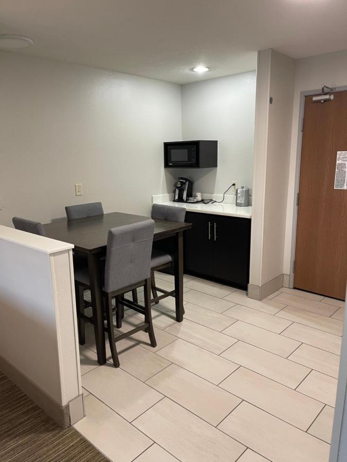 Holiday Inn Express Hotel & Suites Las Vegas By Ihg Экстерьер фото