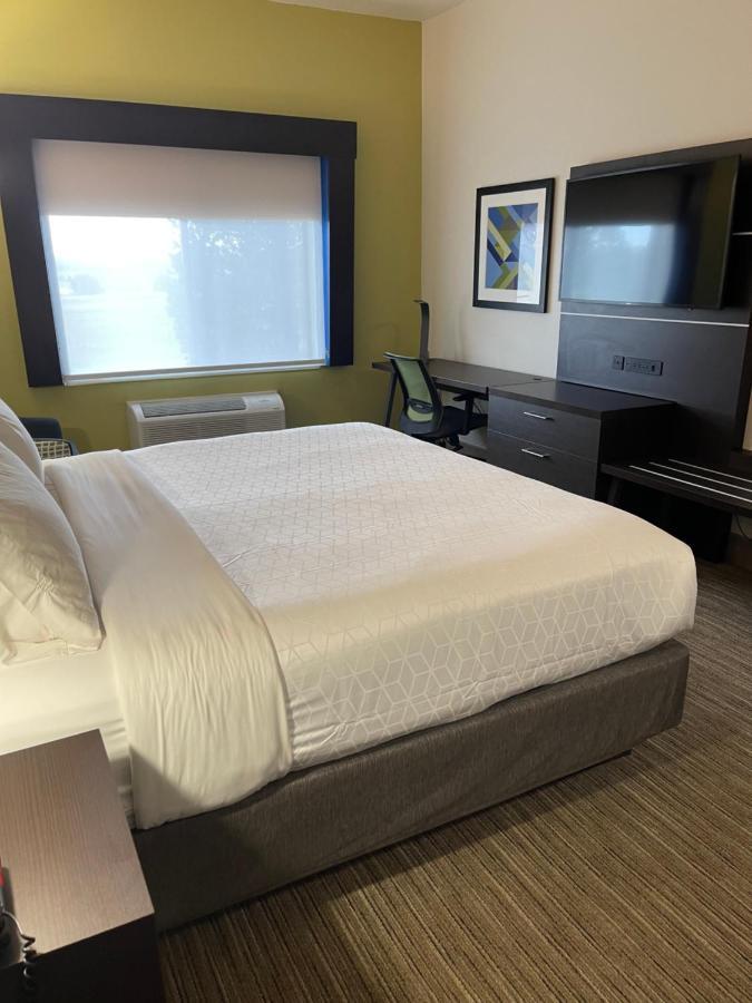 Holiday Inn Express Hotel & Suites Las Vegas By Ihg Экстерьер фото