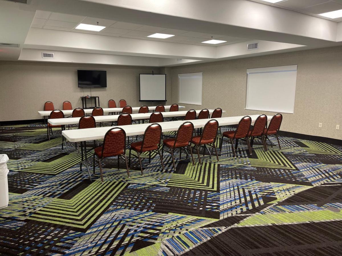 Holiday Inn Express Hotel & Suites Las Vegas By Ihg Экстерьер фото