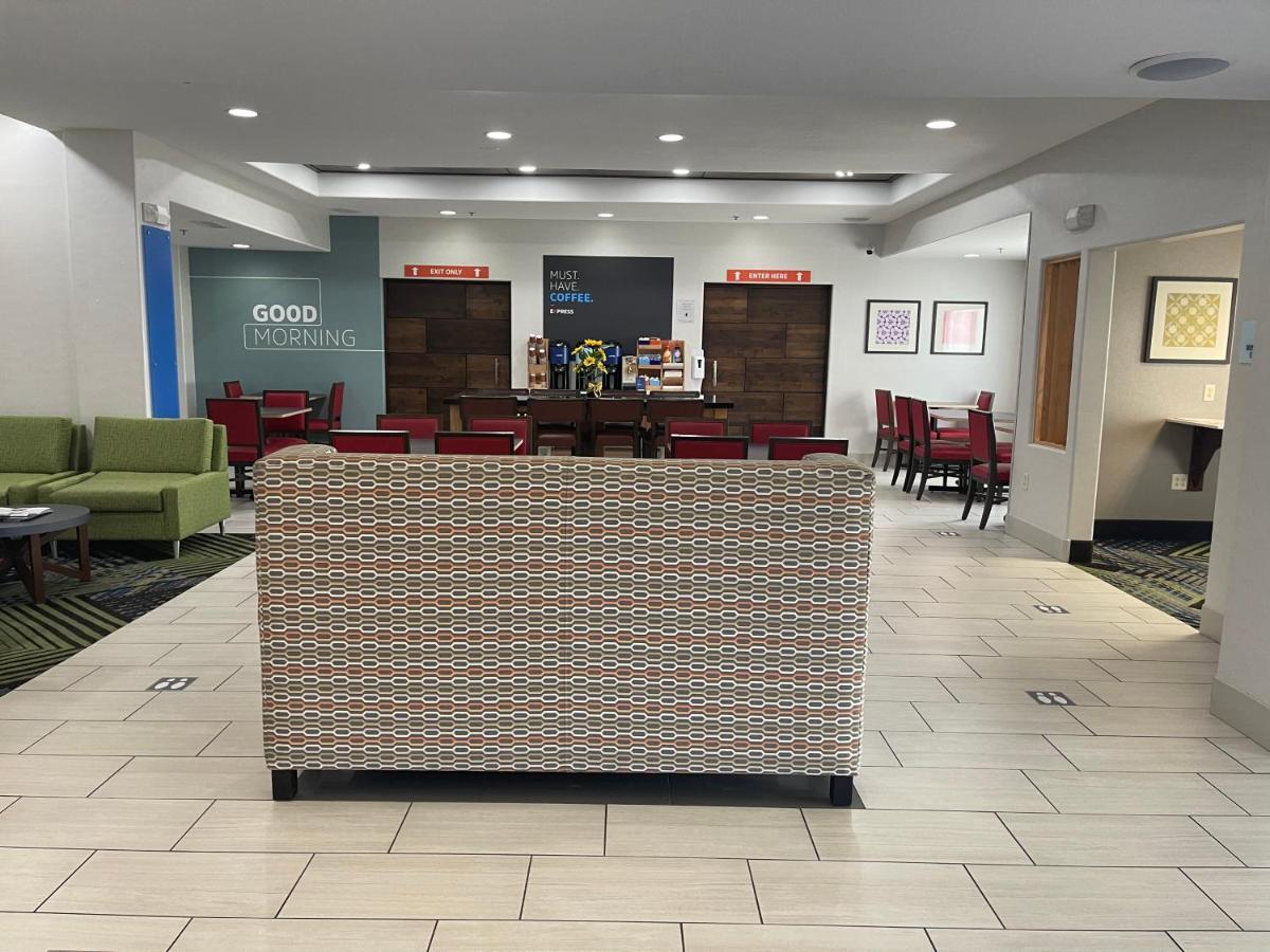 Holiday Inn Express Hotel & Suites Las Vegas By Ihg Экстерьер фото